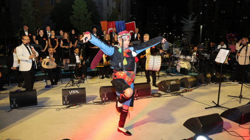 Talas’ta Zafer Coşkusu Sanat Müziği Konseriyle Zirve Yaptı