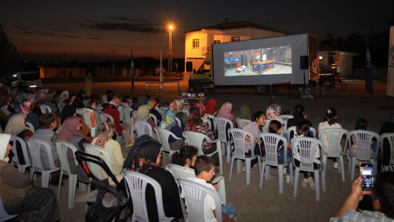 Talas Kırsalında Yazlık Sinema Keyfi