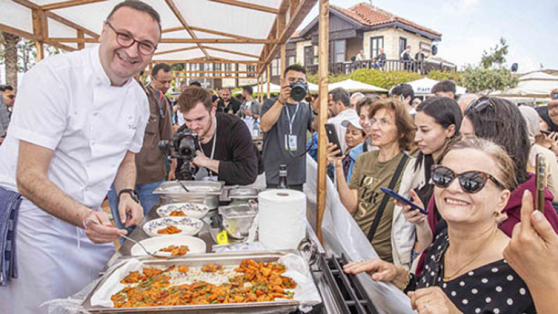 Ünlü Şefler, Side’de Girit Lezzetleriyle Gastronomi Şöleni Yaşattı