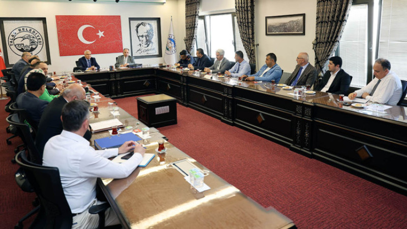 Talas'ta Kamu Kurumları Ve Muhtarlar Mahalleleri Konuştu