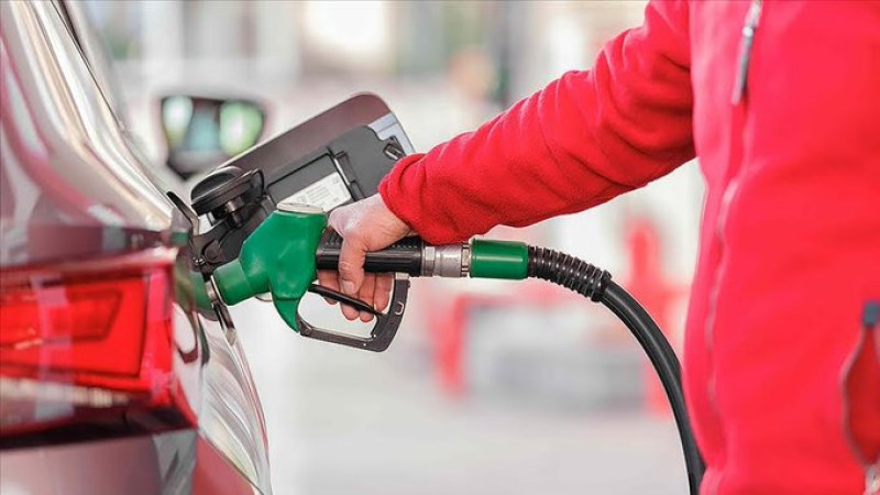 Benzin fiyatı bazı illerde 50 lirayı geçti