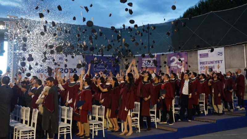 Güler Sabancı, Mezuniyet Töreninde Yeni Mezunlara Seslendi