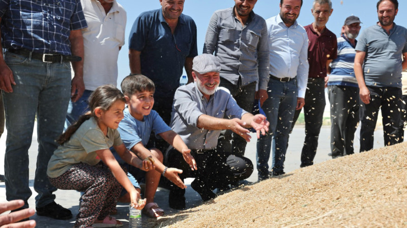 Başkan Çolakbayrakdar’dan Üreticiye Güçlü Destek: Çiftçilere Süt Tankı Hibesi!