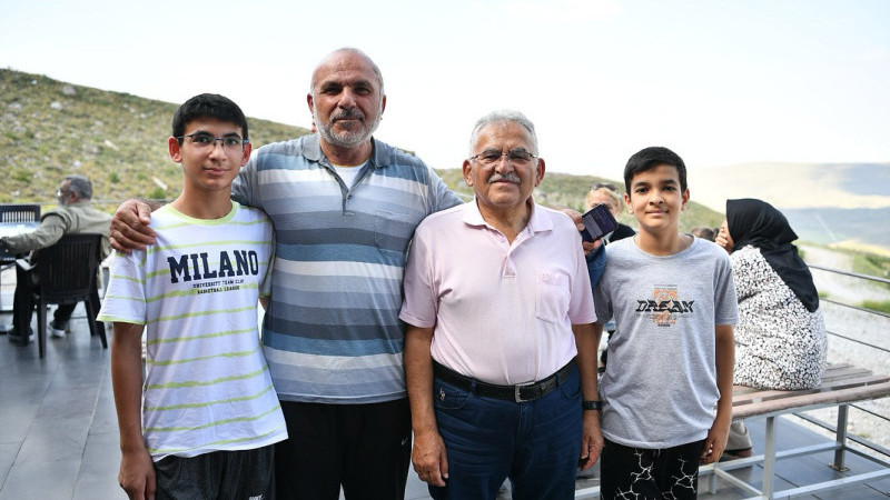 Büyükkılıç’tan Erciyes’te Hafta Sonu Ziyareti: “Kışı Başka, Yazı Başka Güzel”