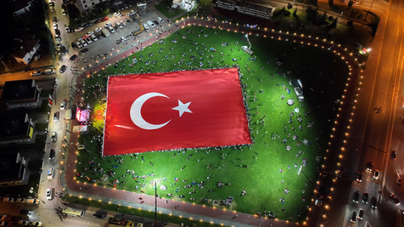 15 Temmuz'un Vazgeçilmezi Talas'ta En Büyük Türk Bayrağı