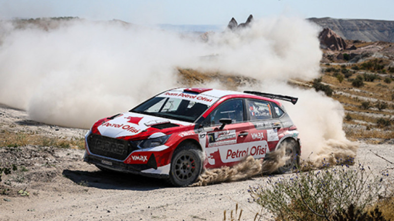 Team Petrol Ofisi pilotu Kerem Kazaz Kapadokya'da yine zirvede