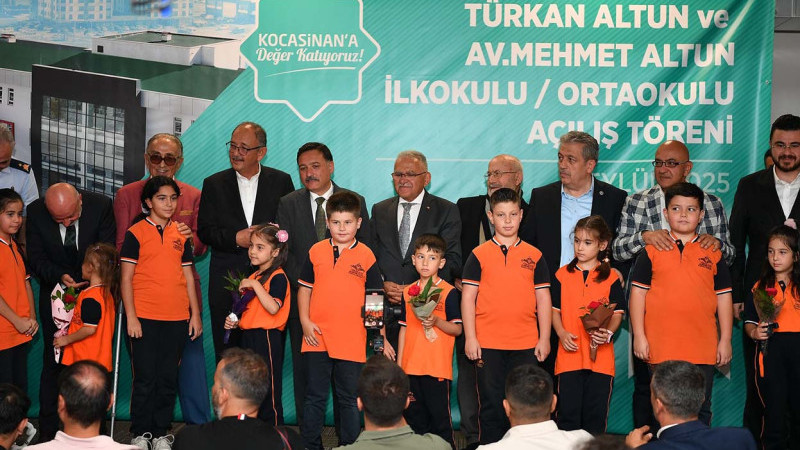 Büyükkılıç, Hayırsever Altun Ailesinin Okulu İle Eğitim-Öğretim Yılının Açılış Törenine Katıldı