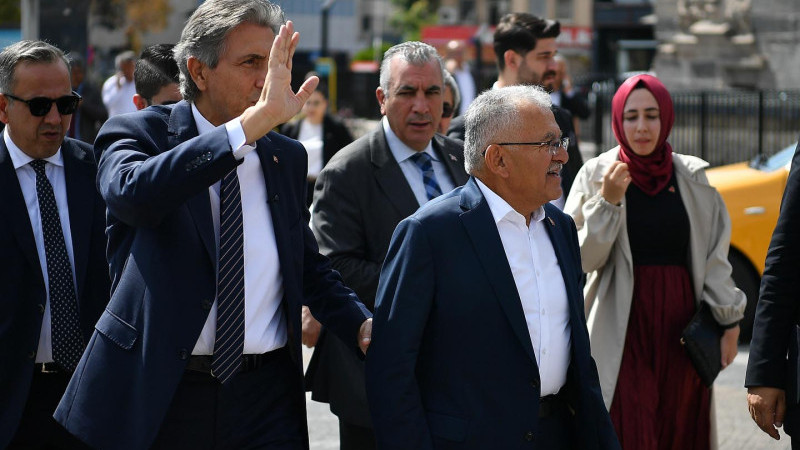 Başkan Büyükkılıç ve Ak Parti Genel Başkan Yardımcısı Demir’den Esnaf Ziyaretleri