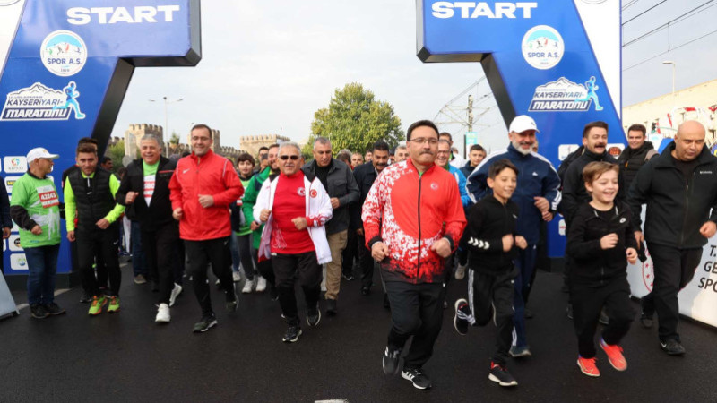 Başkan Büyükılıç’tan Kayseri’nin Uluslararası Yarı Maratonuna Davet