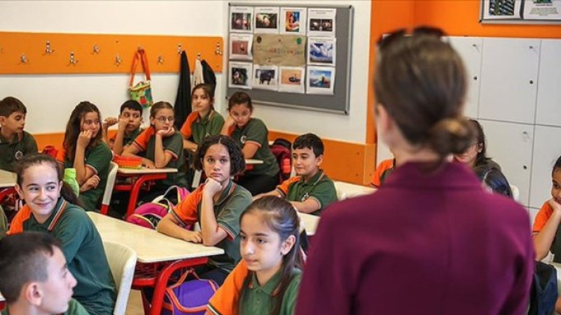 Öğretmenlerin maaşı 27 gram altın değerinde eridi