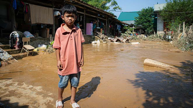 Aralıksız süren iklim kaynaklı afetler çocukları en çok etkiledi 