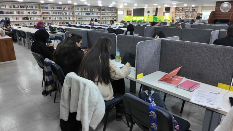 Soğuk Günlerde Sıcak Adres; Kayseri Büyükşehir’in Kütüphaneleri Gençlerin Vazgeçilmezi