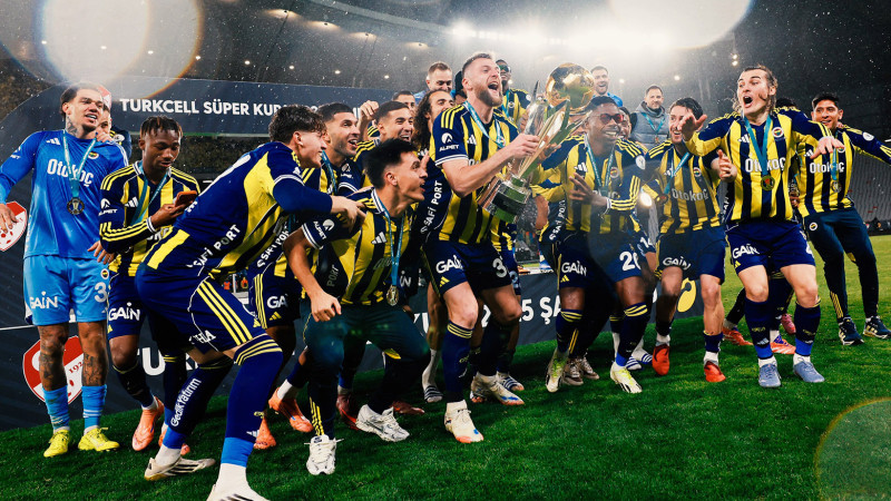 Fenerbahçe, kupayı kaldırdı