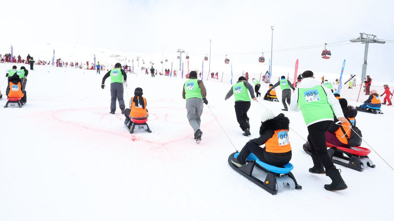 Çiftler Erciyes’te “Artık Çekilmez Oldun” Yarışmasına Yoğun İlgi gösterdi