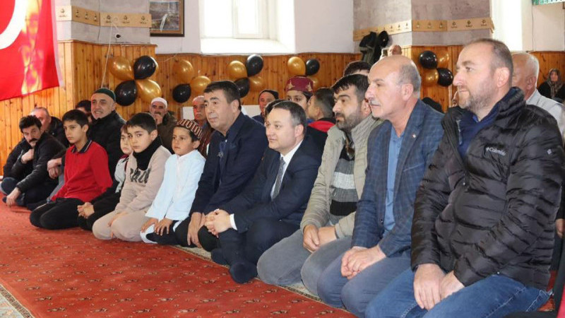 Bünyan'da Kur’an-ı Kerim yarışmasında dereceye giren 3 öğrenciye umre hediyesi