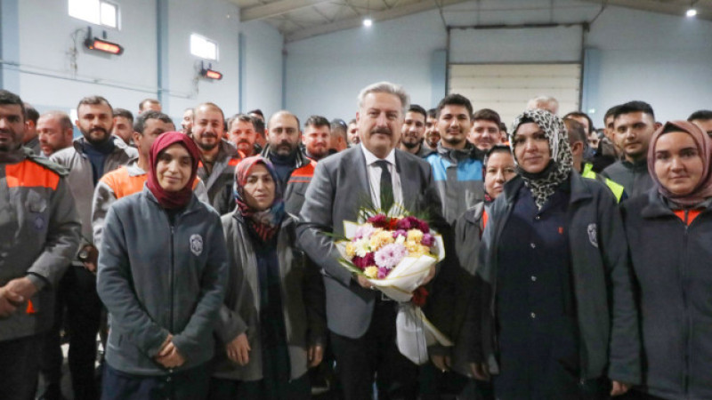 Başkan Palancıoğlu, toplu iş sözleşmesini işçilerle kutladı