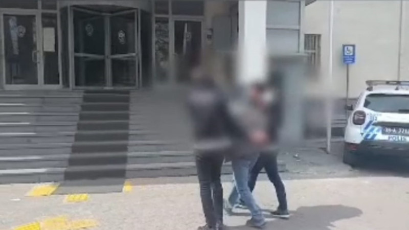 Kayseri'de polis 10 yıl hapis cezası bulunan şahsı yakaladı 