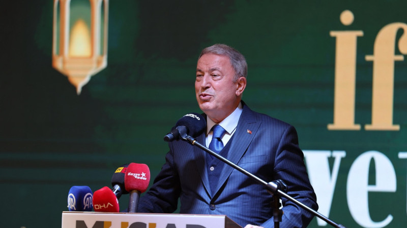 Hulusi Akar; Türkiye üzerine düşen füzelerde bir oyun olabilir