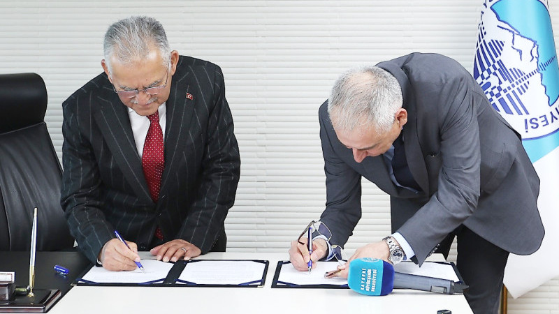 Başkan Büyükkılıç, Kartal Katlı Kavşağı İçin Besmeleyi Çekti, İmzayı Attı