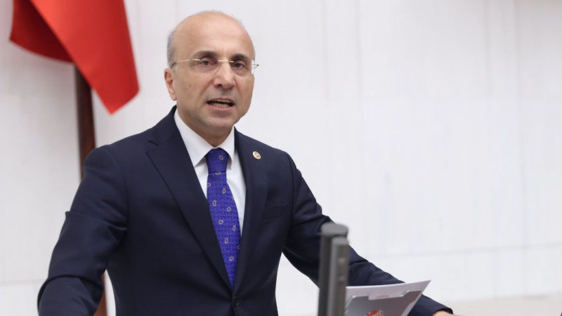 CHP’li Aşkın Genç belediyelerin bile haberi olmayan arsayı sordu…