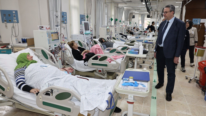 Başhekimden hastalara bayram ziyareti