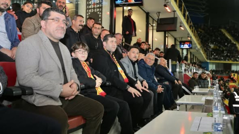 Büyükkılıç’tan Kayserispor açıklaması; Kayserispor'umuz için var gücümüzle çalışmaya devam edeceğiz