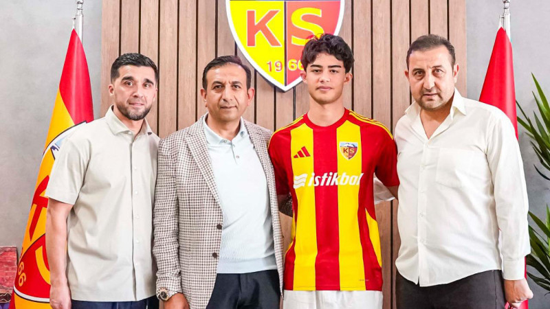 Kayserispor, Kayra Cihan ile 3 senelik yeni anlaşma imzaladı