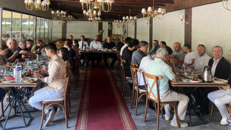 NevKayDer  yeni yönetimi kahvaltıda üyelerle istişare toplantısı yaptı