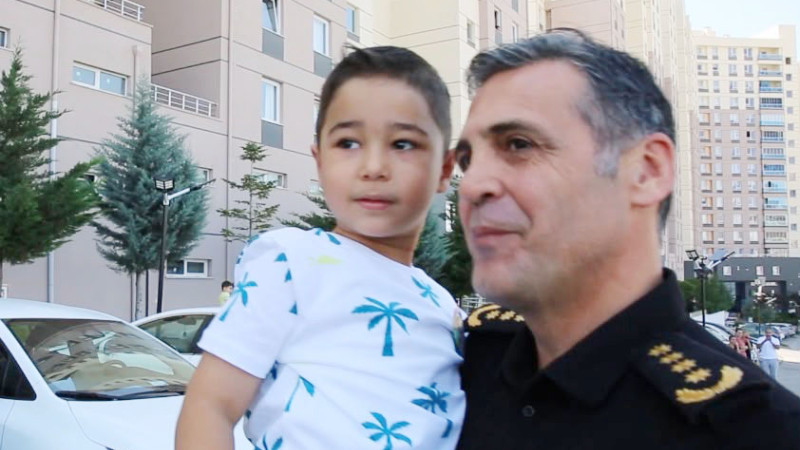 Emniyet Müdürü Aydın, şehit polis memurunun Çınar’ını yalnız bırakmadı
