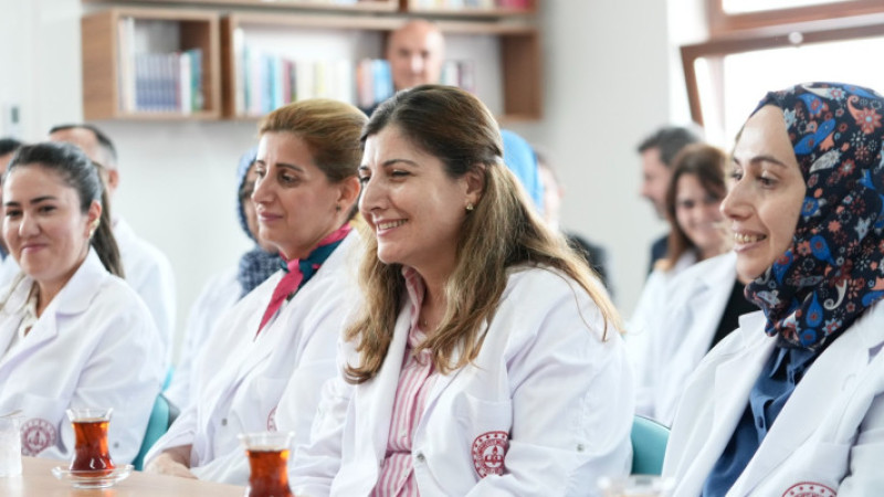 Veliler öğretmenleri anlatmak için yarışacak