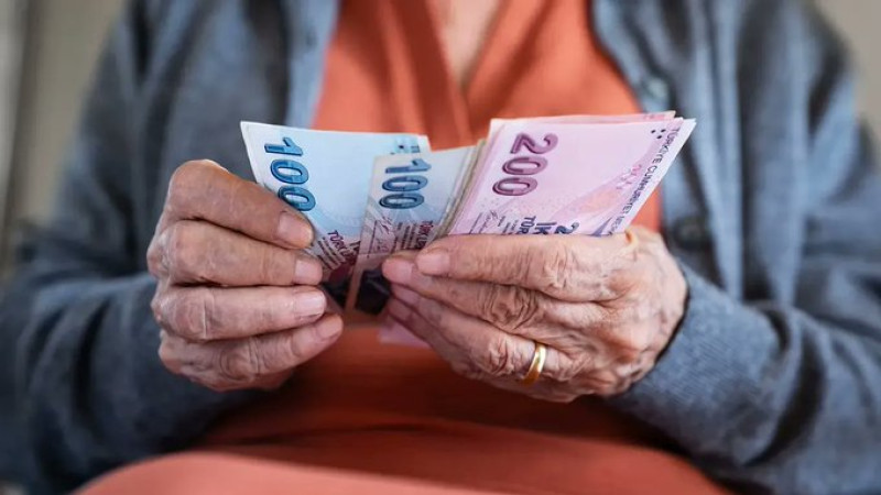 Milyonlarca emeklinin gözü bu tabloda; Ocak 2027 zammı için 5 alternatif